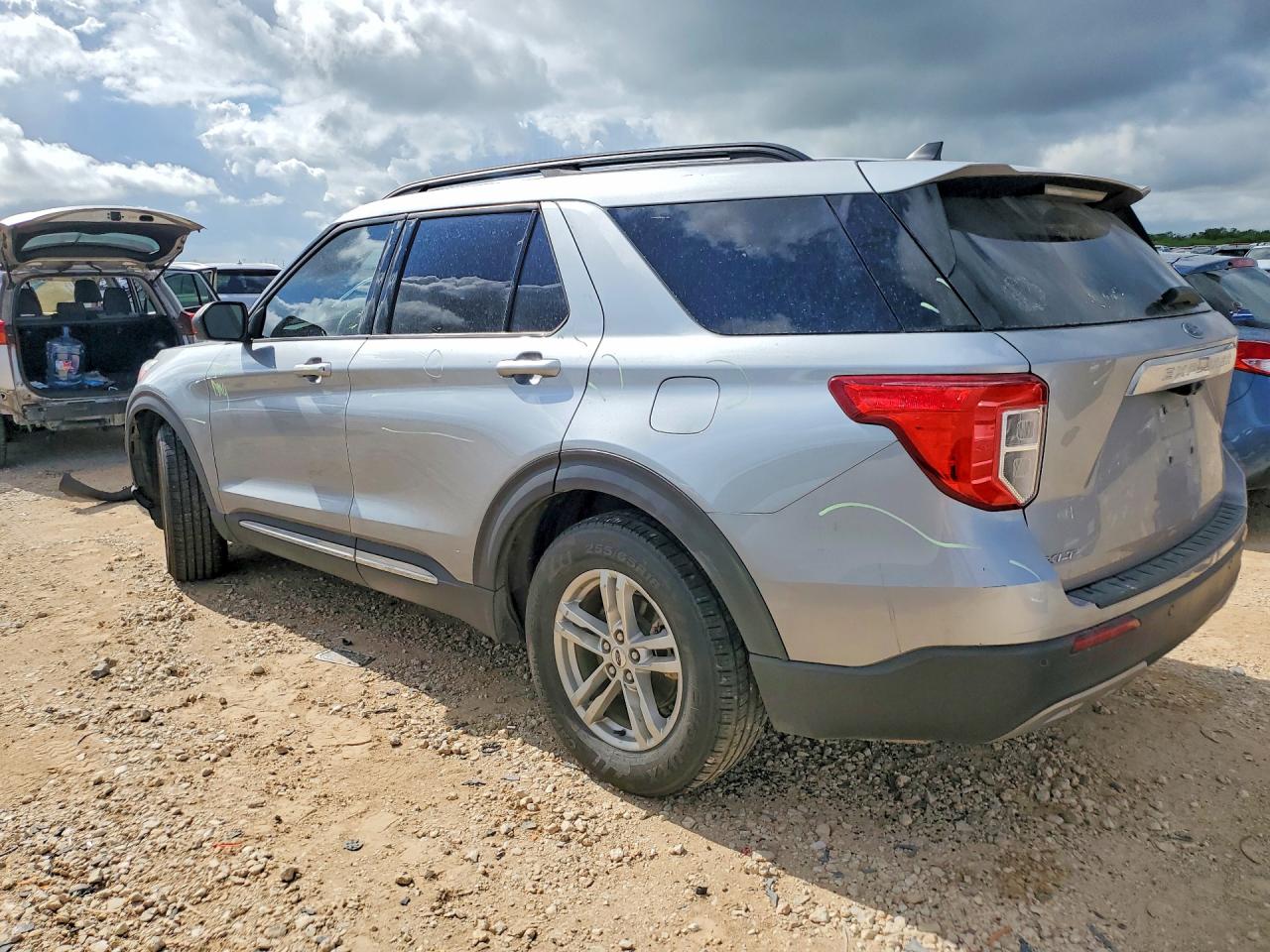 2022 FORD EXPLORER XLT — снимка 2
