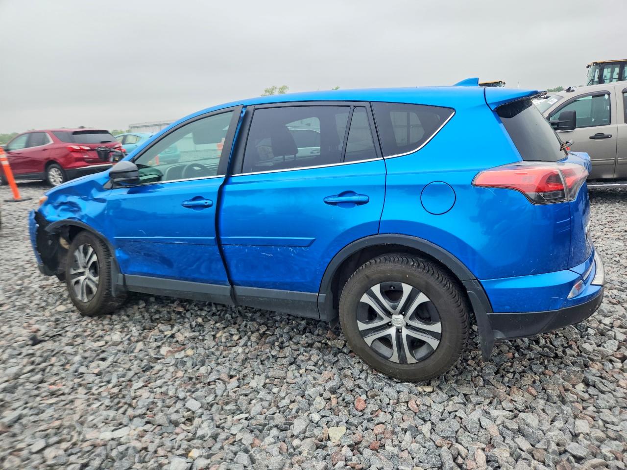 2018 TOYOTA RAV4 LE — снимка 2