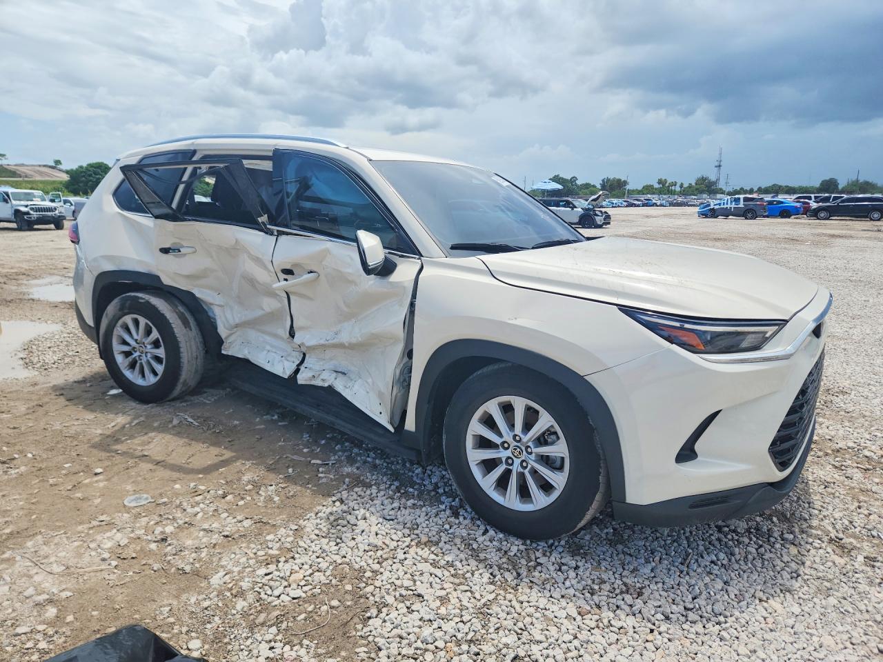 2024 TOYOTA GRAND HIGHLANDER XLE — снимка 4