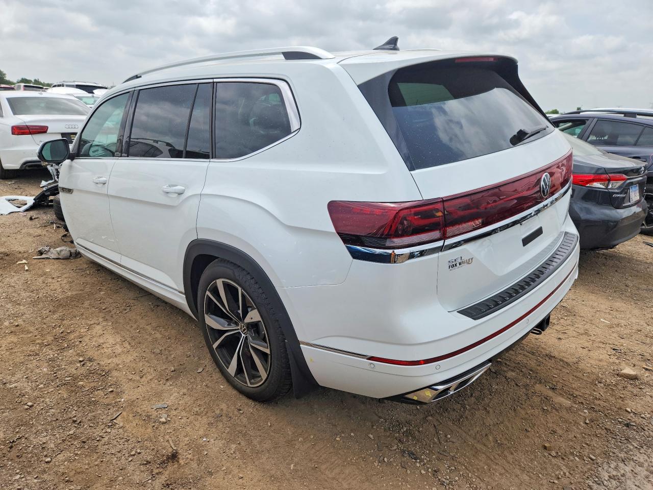 2026 VOLKSWAGEN ATLAS SEL PREMIUM R-LINE — снимка 2