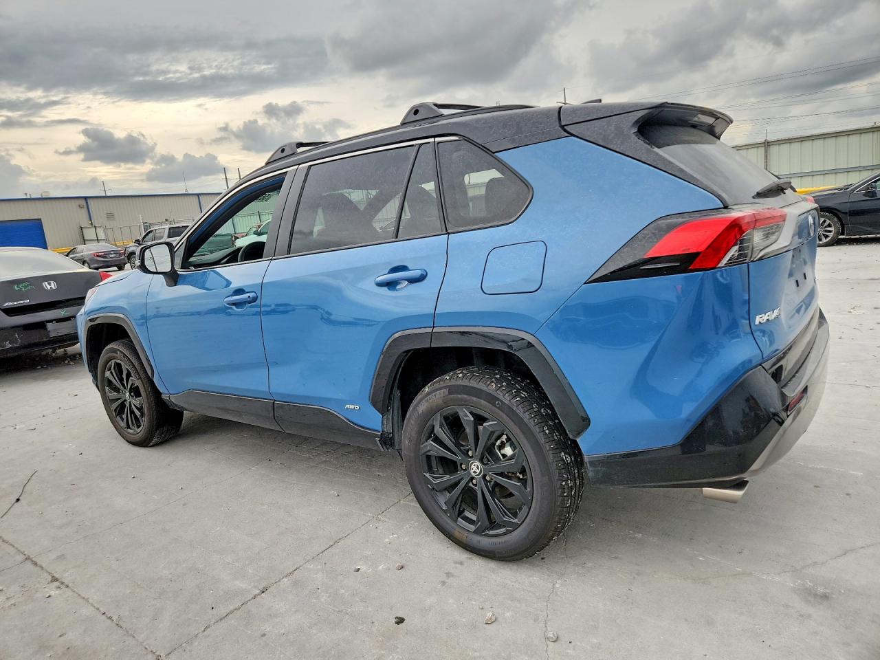 2025 TOYOTA RAV4 XSE — снимка 2