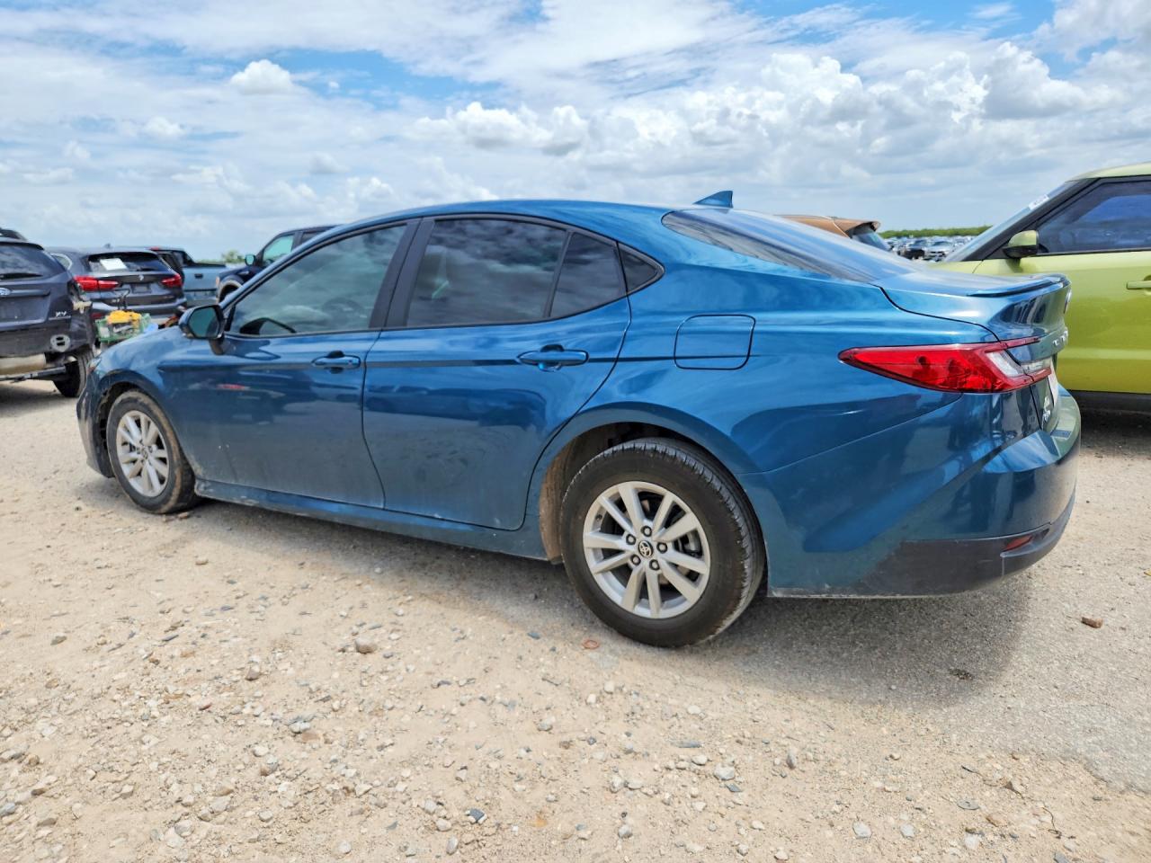 2025 TOYOTA CAMRY LE — снимка 2