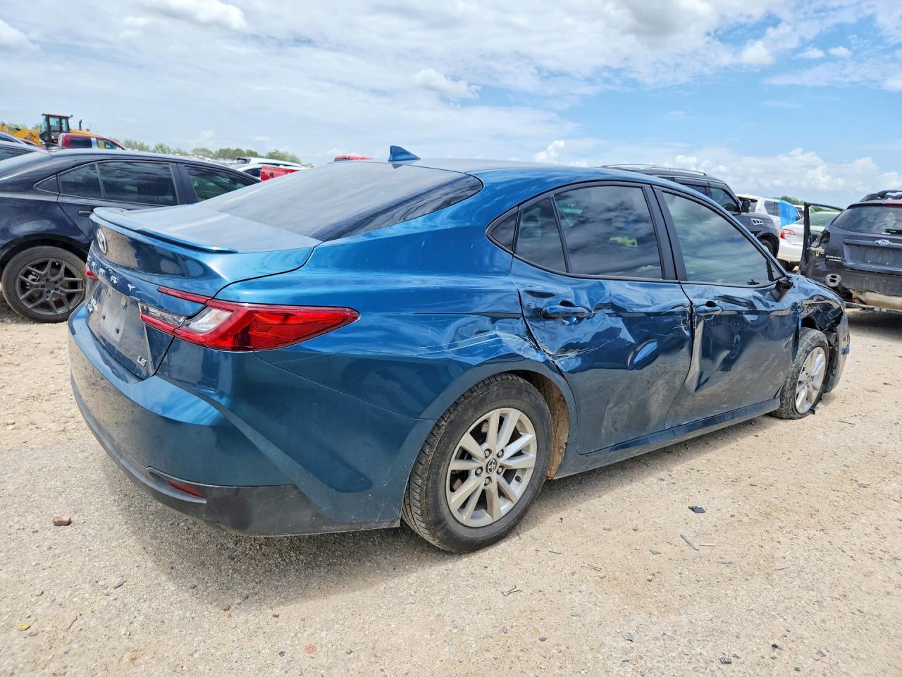 2025 TOYOTA CAMRY LE — снимка 3