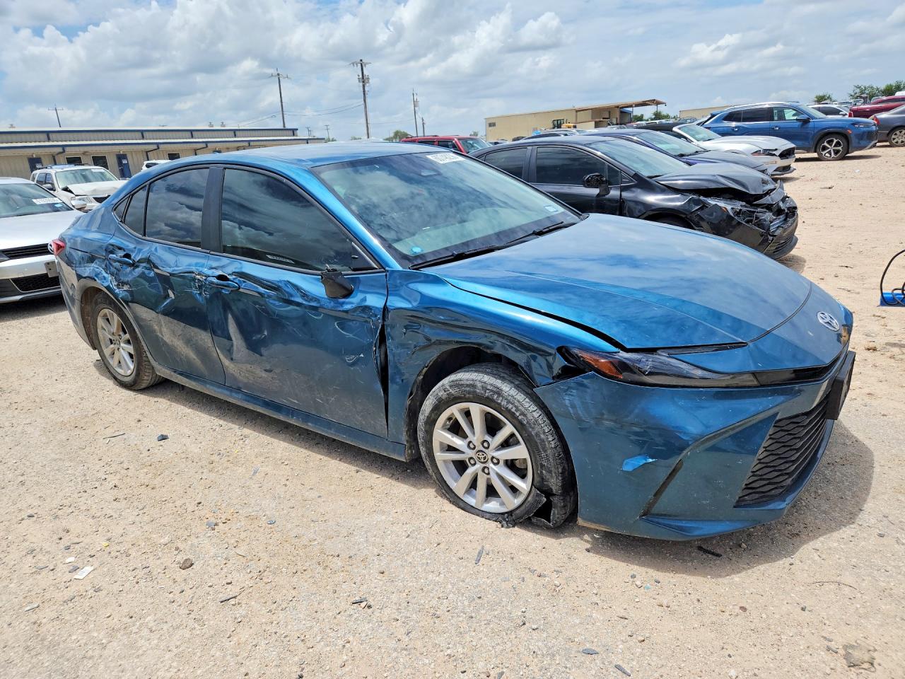 2025 TOYOTA CAMRY LE — снимка 4