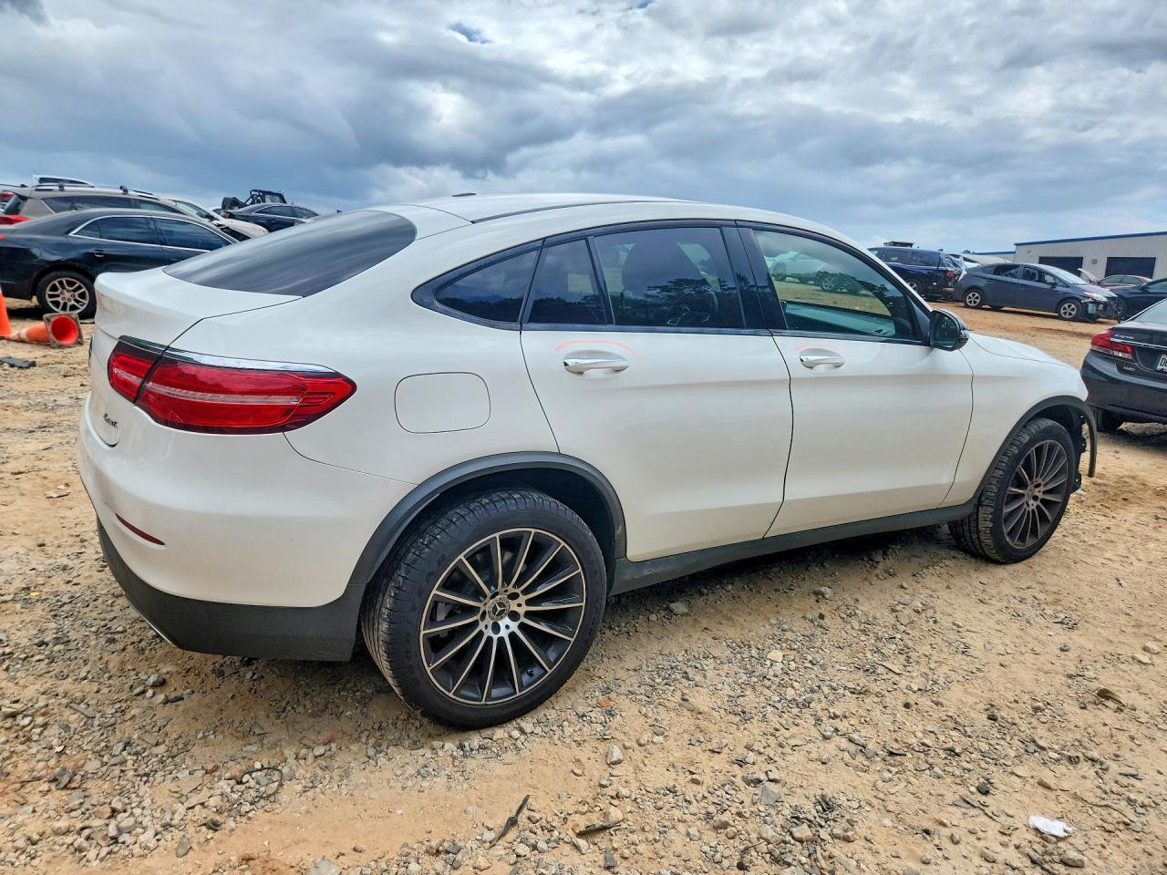 2017 MERCEDES-BENZ GLC COUPE 300 4MATIC — снимка 3