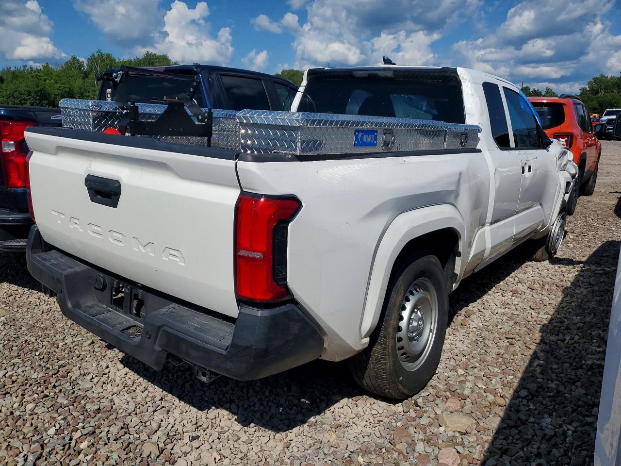 2024 TOYOTA TACOMA SR — снимка 3