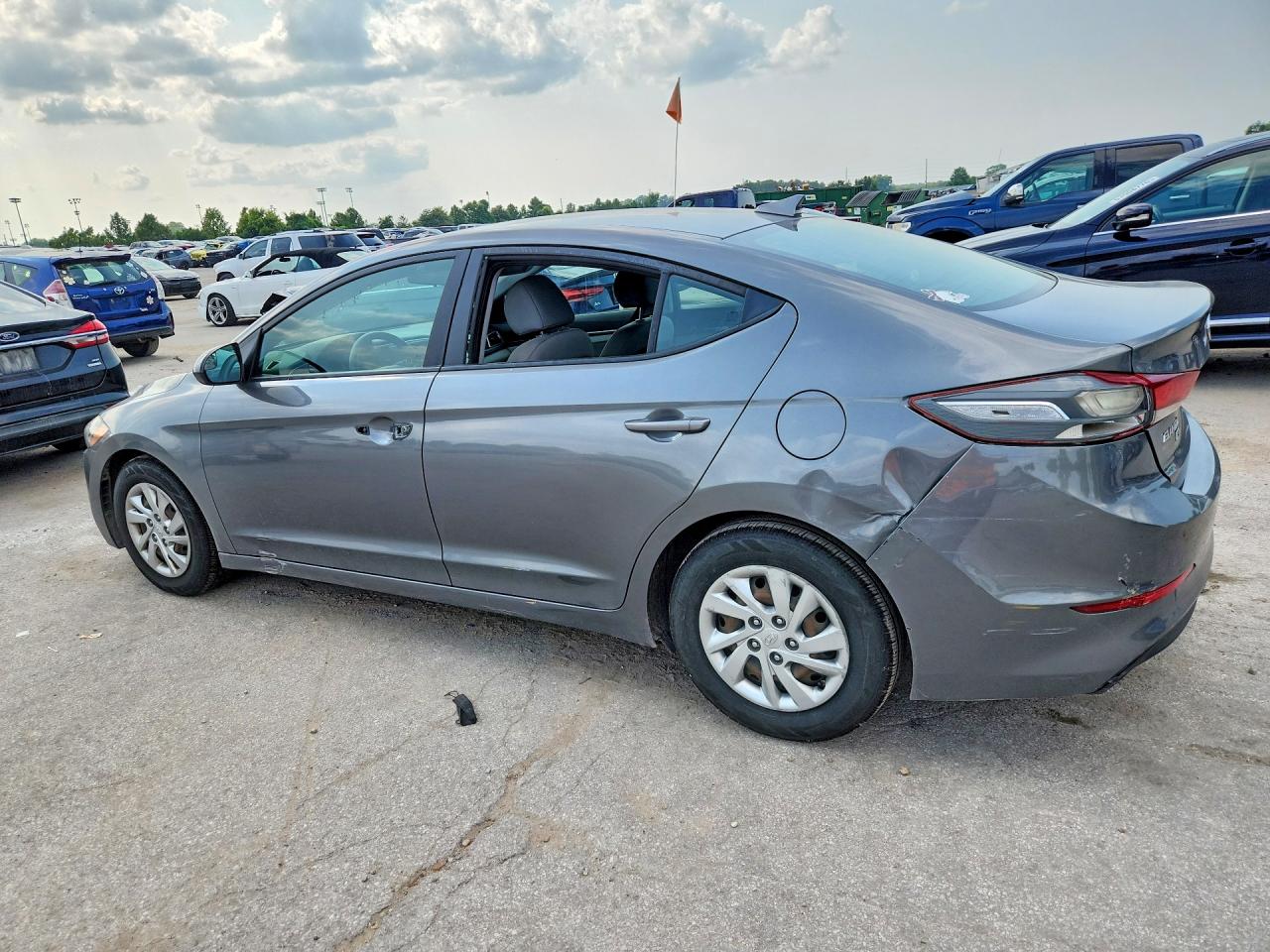2017 HYUNDAI ELANTRA SE — снимка 2
