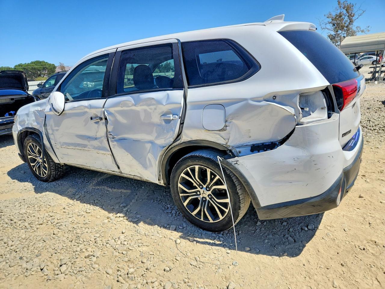 2017 MITSUBISHI OUTLANDER SE — снимка 2