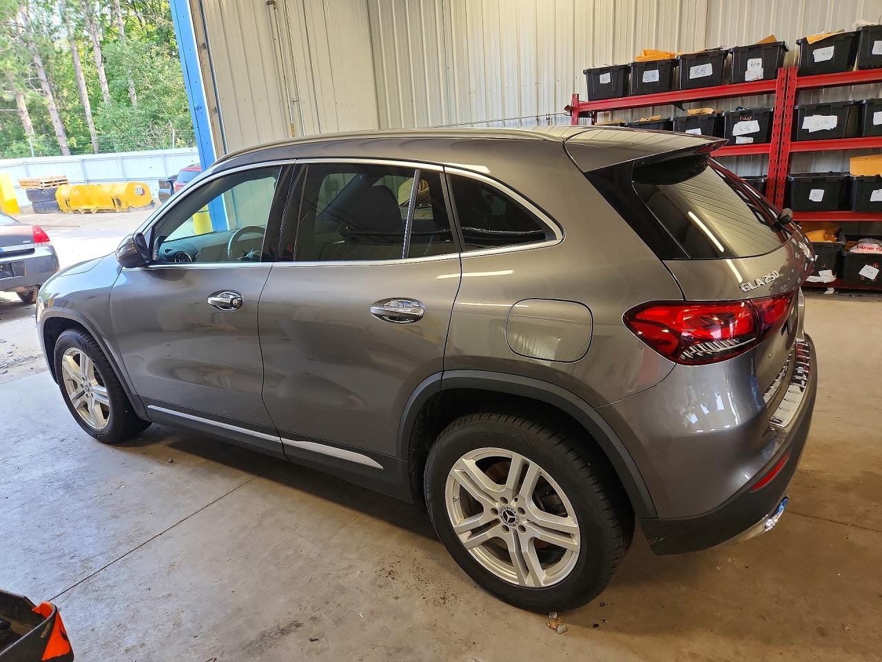 2021 MERCEDES-BENZ GLA 250 4MATIC — снимка 2