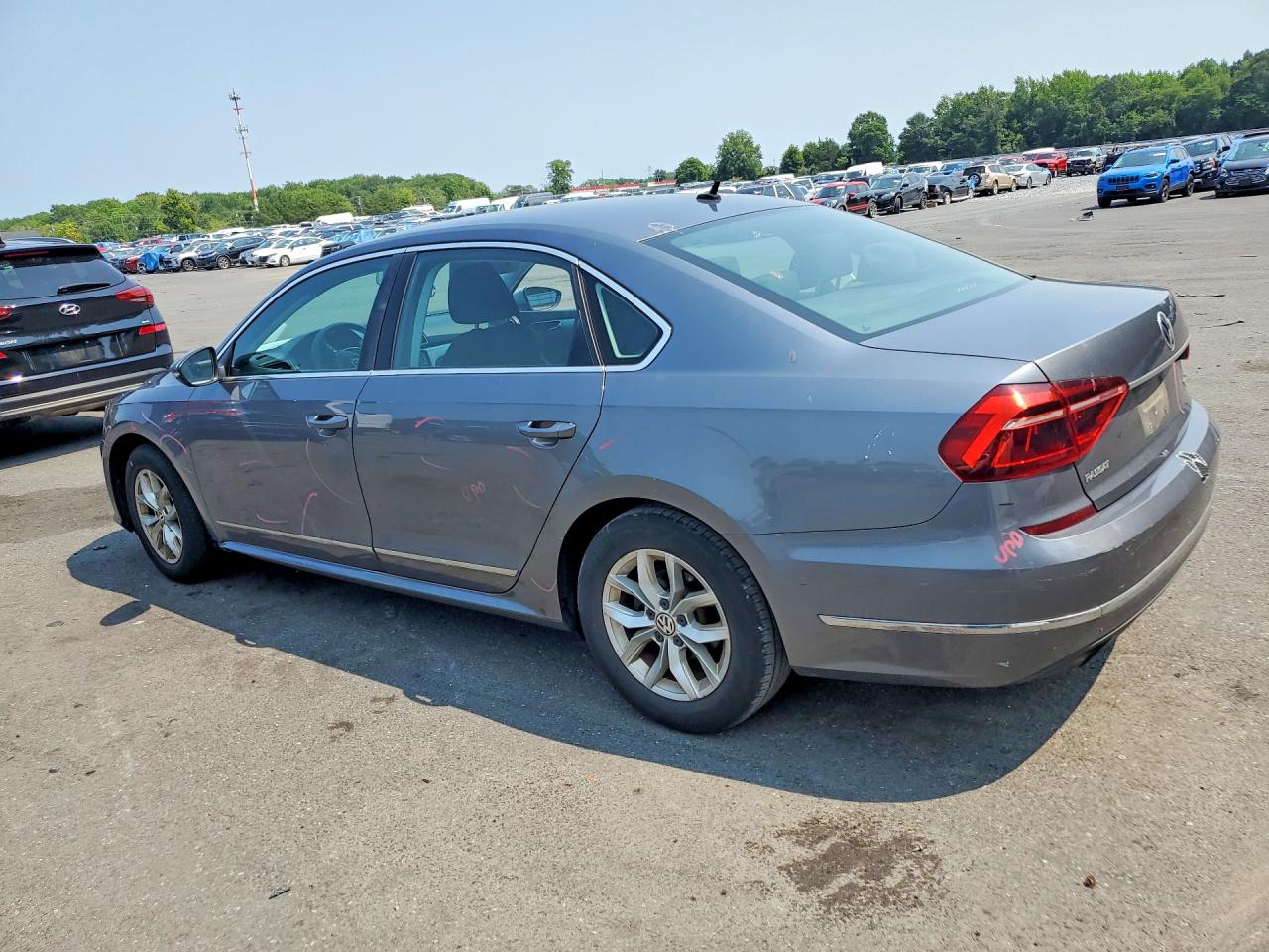 2017 VOLKSWAGEN PASSAT S — снимка 2