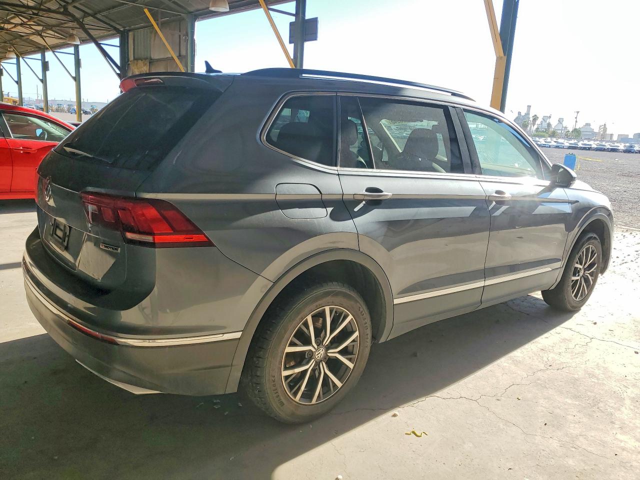 2020 VOLKSWAGEN TIGUAN SE/SEL — снимка 3