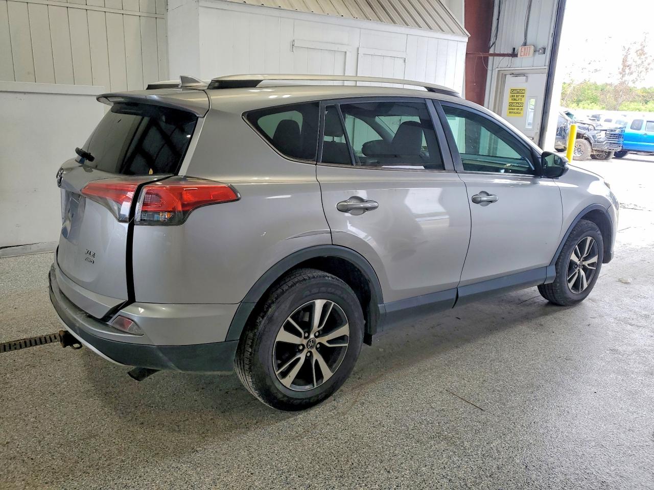 2016 TOYOTA RAV4 XLE — снимка 3
