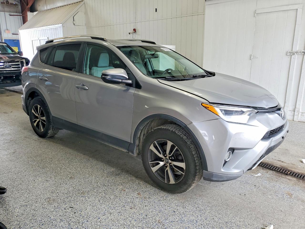 2016 TOYOTA RAV4 XLE — снимка 4
