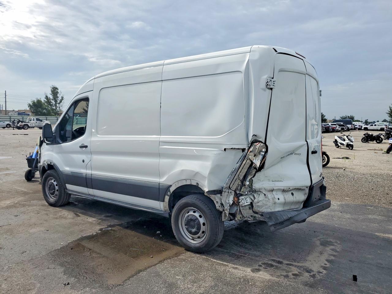 2015 FORD TRANSIT T-250 — снимка 2