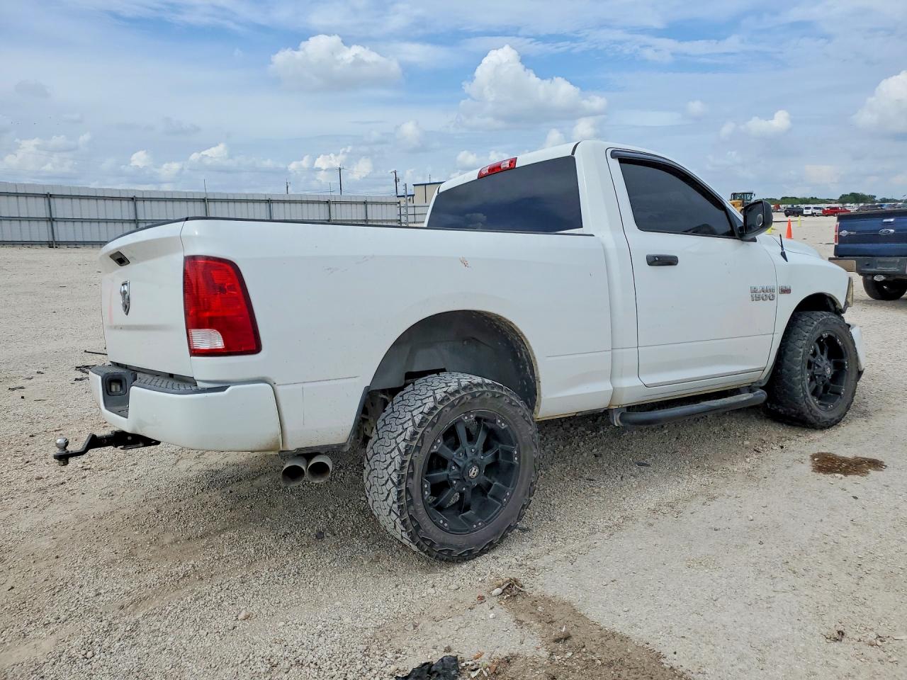 2016 RAM 1500 ST — снимка 3