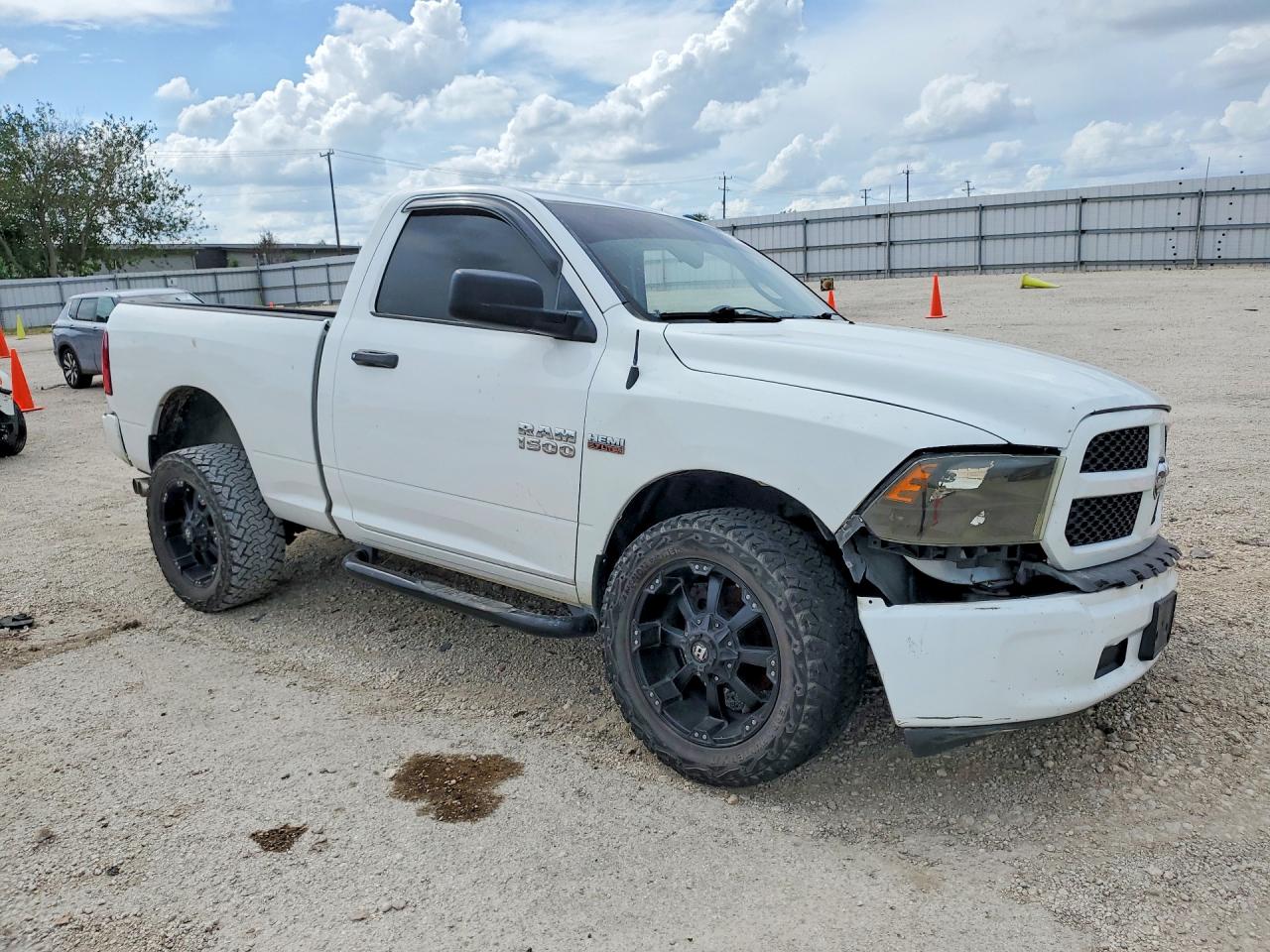 2016 RAM 1500 ST — снимка 4