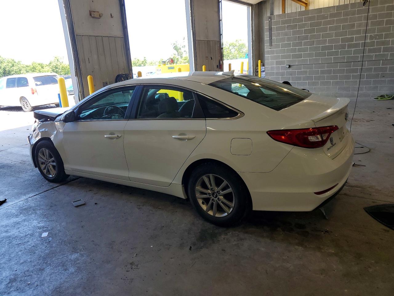 2015 HYUNDAI SONATA SE — снимка 2