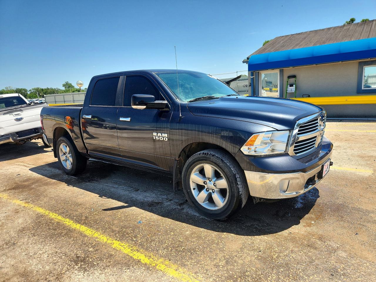 2015 RAM 1500 SLT — снимка 4