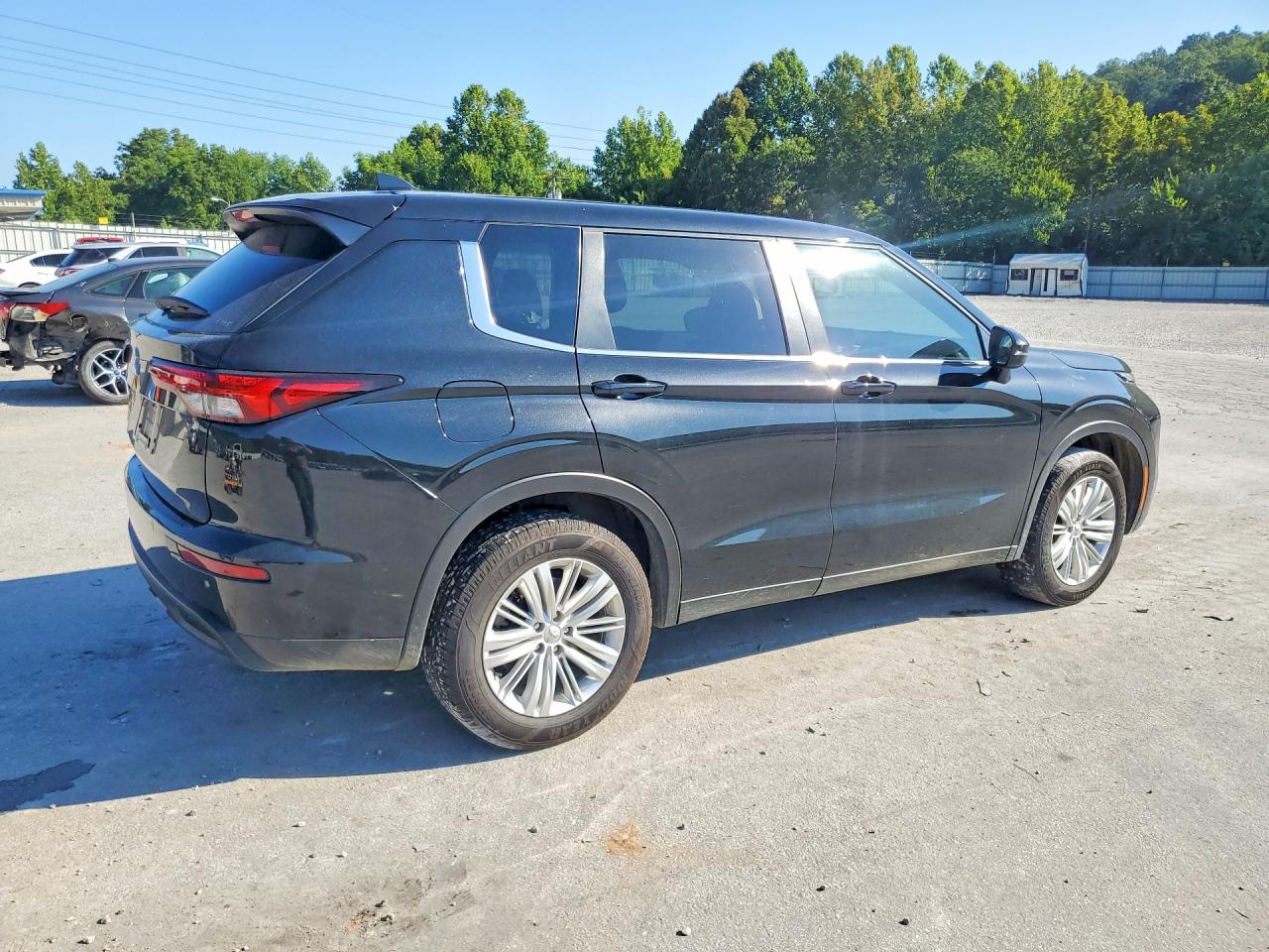 2024 MITSUBISHI OUTLANDER ES — снимка 3