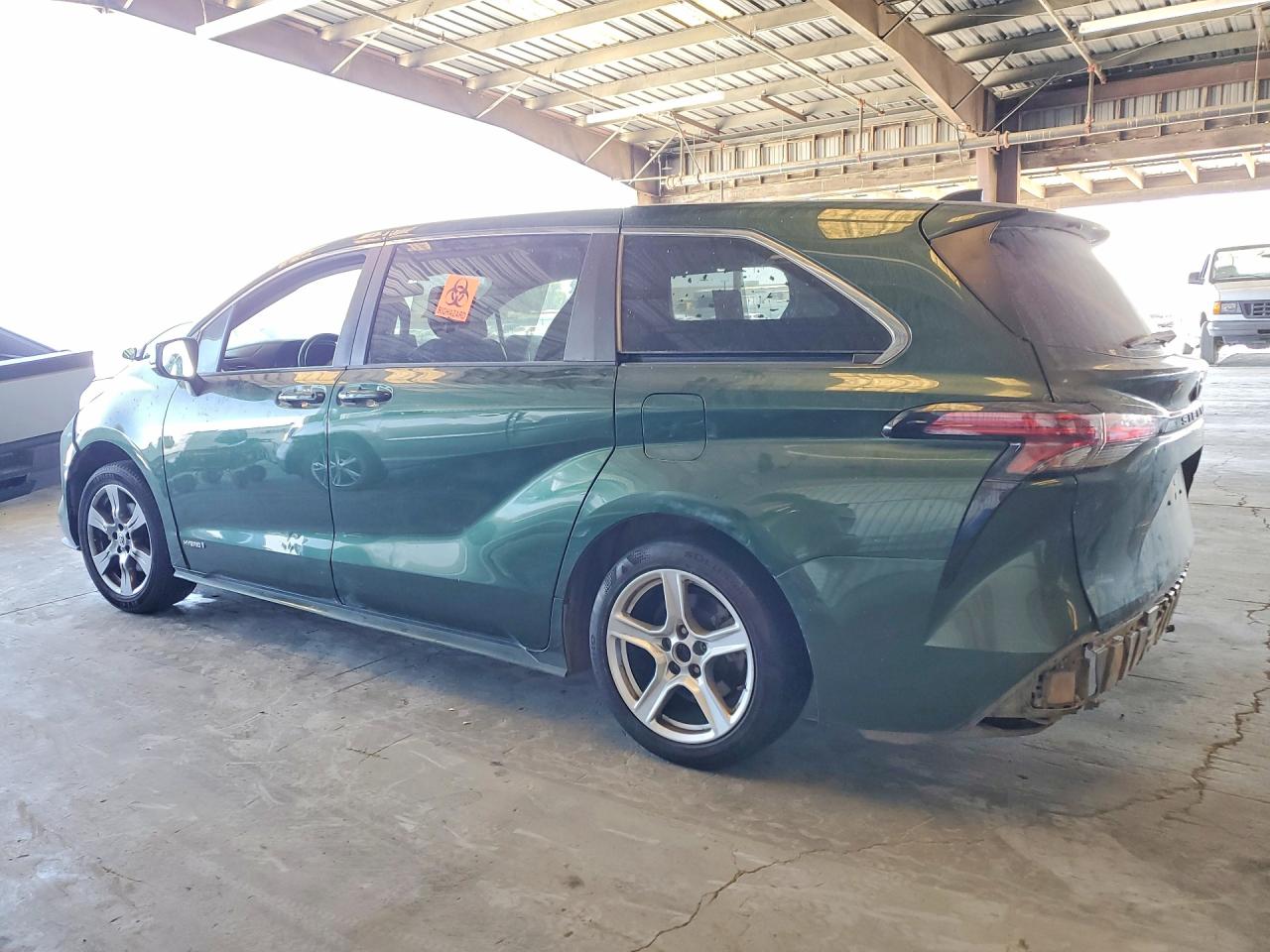 2021 TOYOTA SIENNA LE — снимка 2