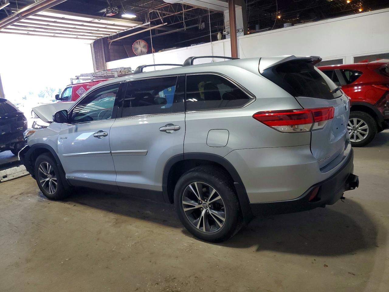 2019 TOYOTA HIGHLANDER HYBRID LE — снимка 2