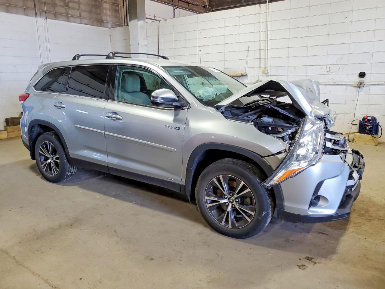 2019 TOYOTA HIGHLANDER HYBRID LE — снимка 4