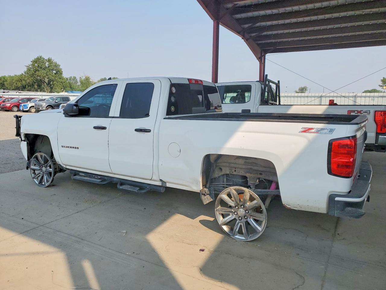 2017 CHEVROLET SILVERADO K1500 LT — снимка 2