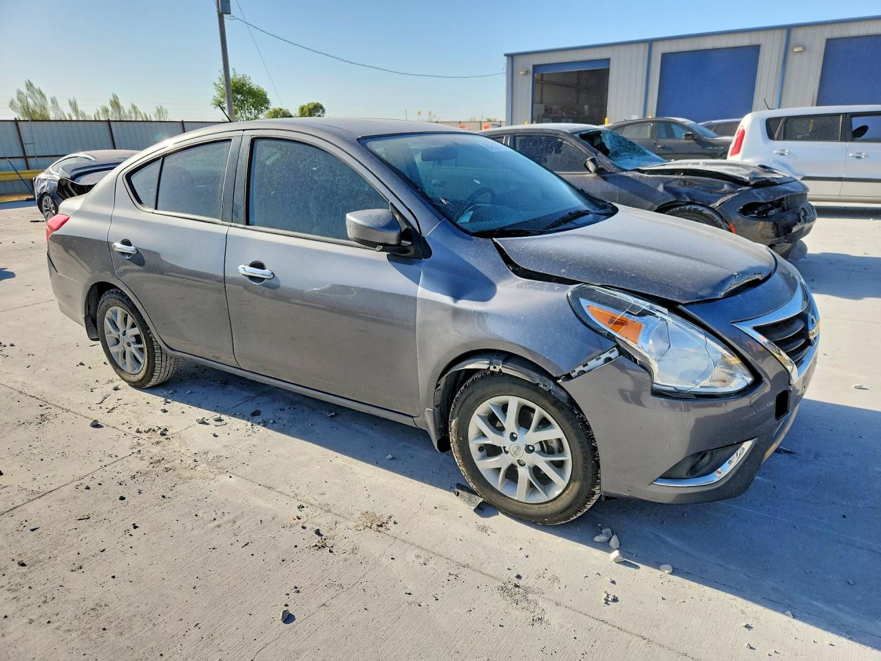 2019 NISSAN VERSA SV — снимка 4