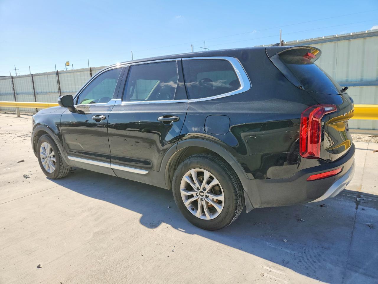 2021 KIA TELLURIDE LX — снимка 2