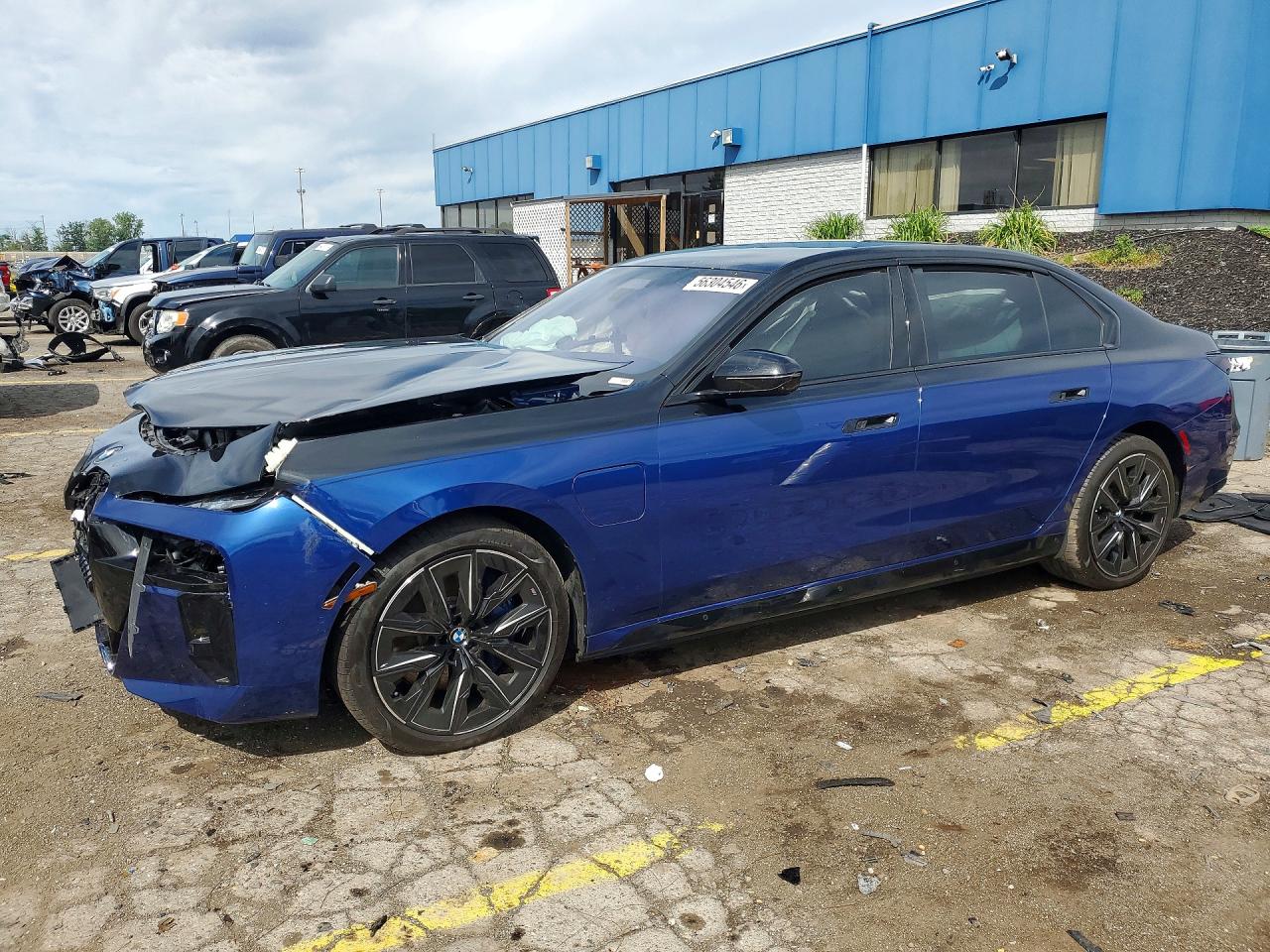 2024 BMW 750 XE