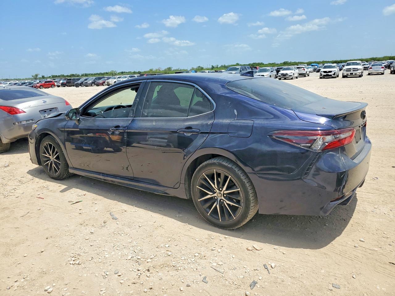 2022 TOYOTA CAMRY SE — снимка 2