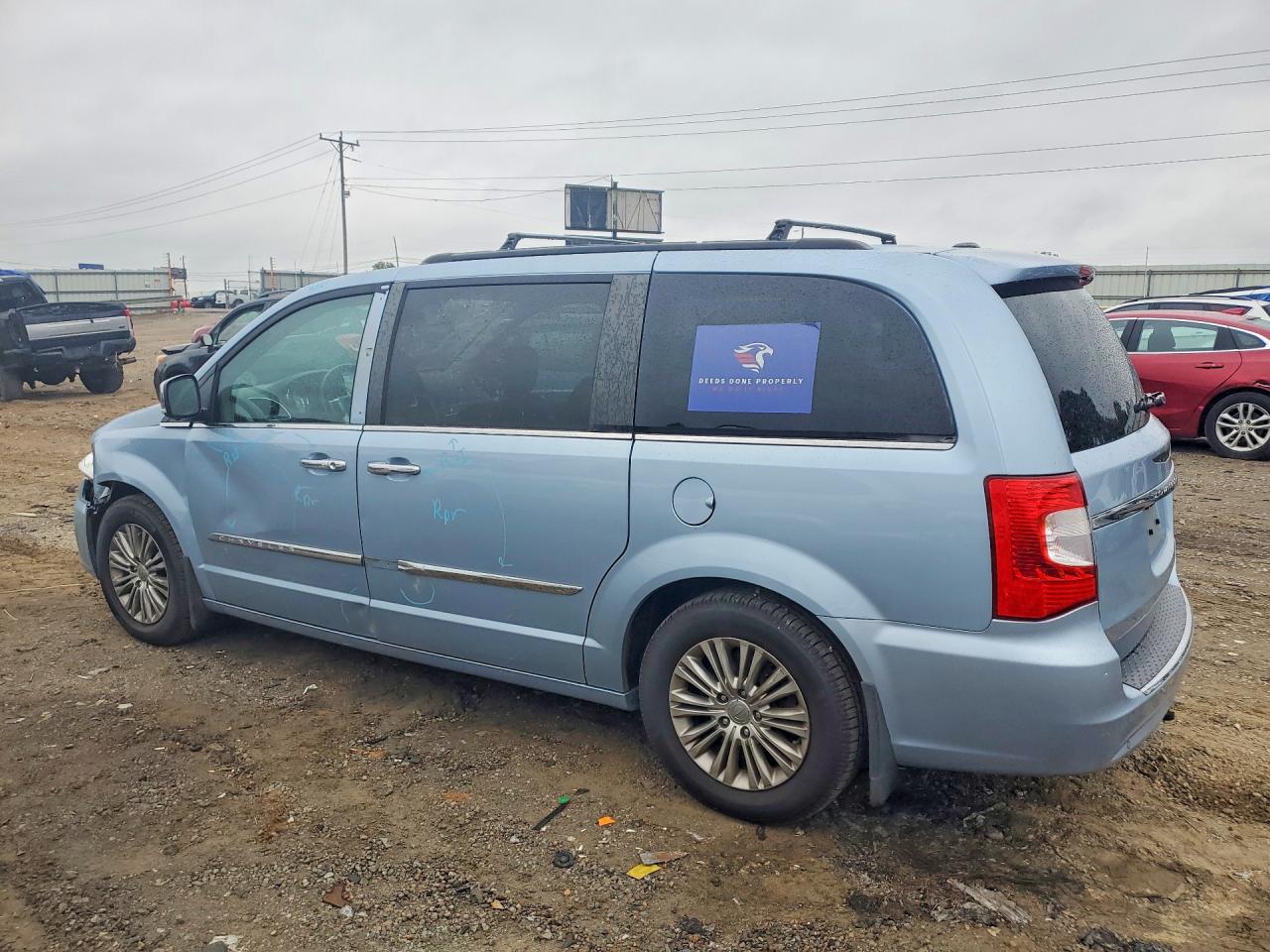 2016 CHRYSLER TOWN & COUNTRY TOURING L — снимка 2