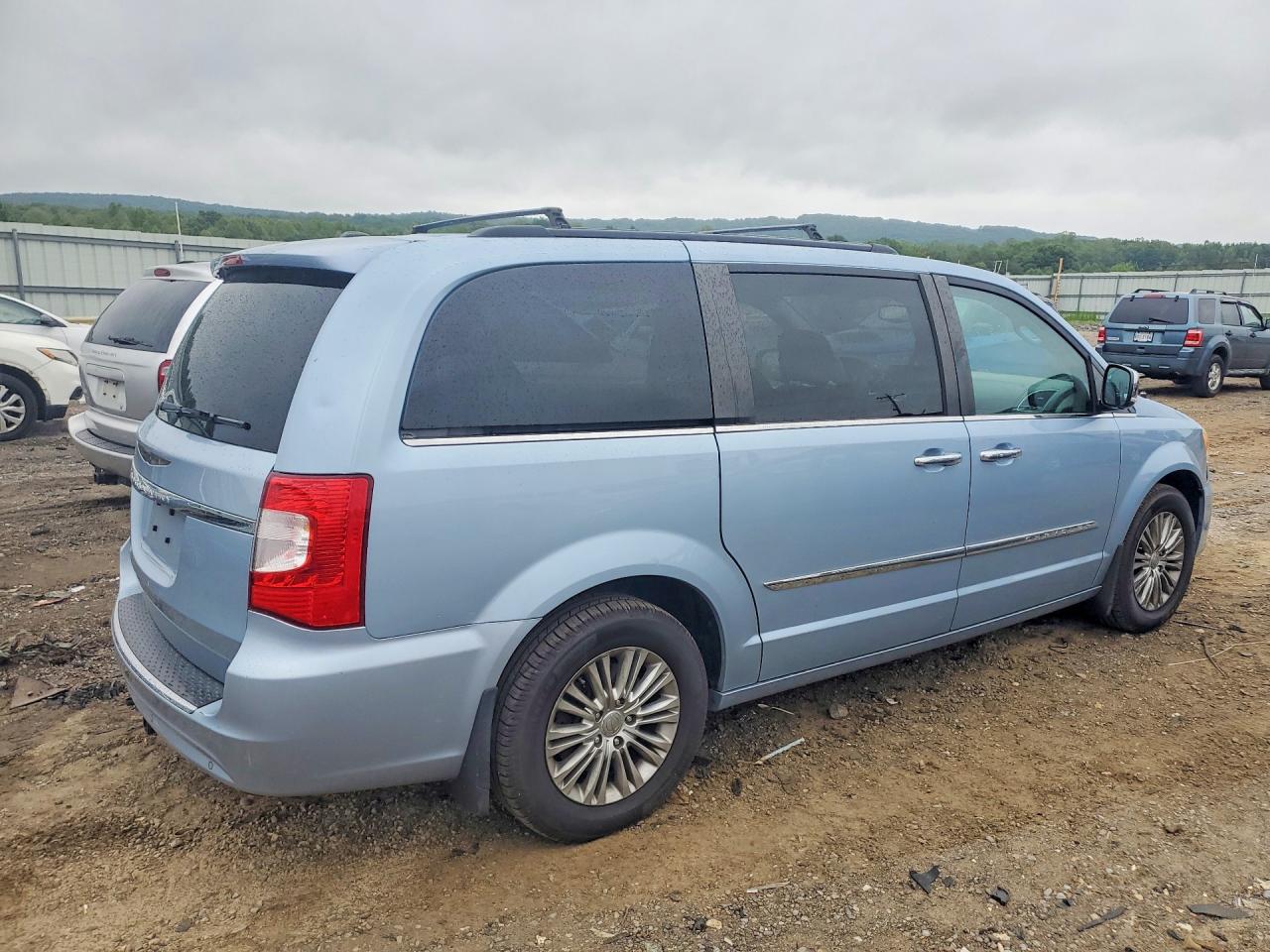 2016 CHRYSLER TOWN & COUNTRY TOURING L — снимка 3