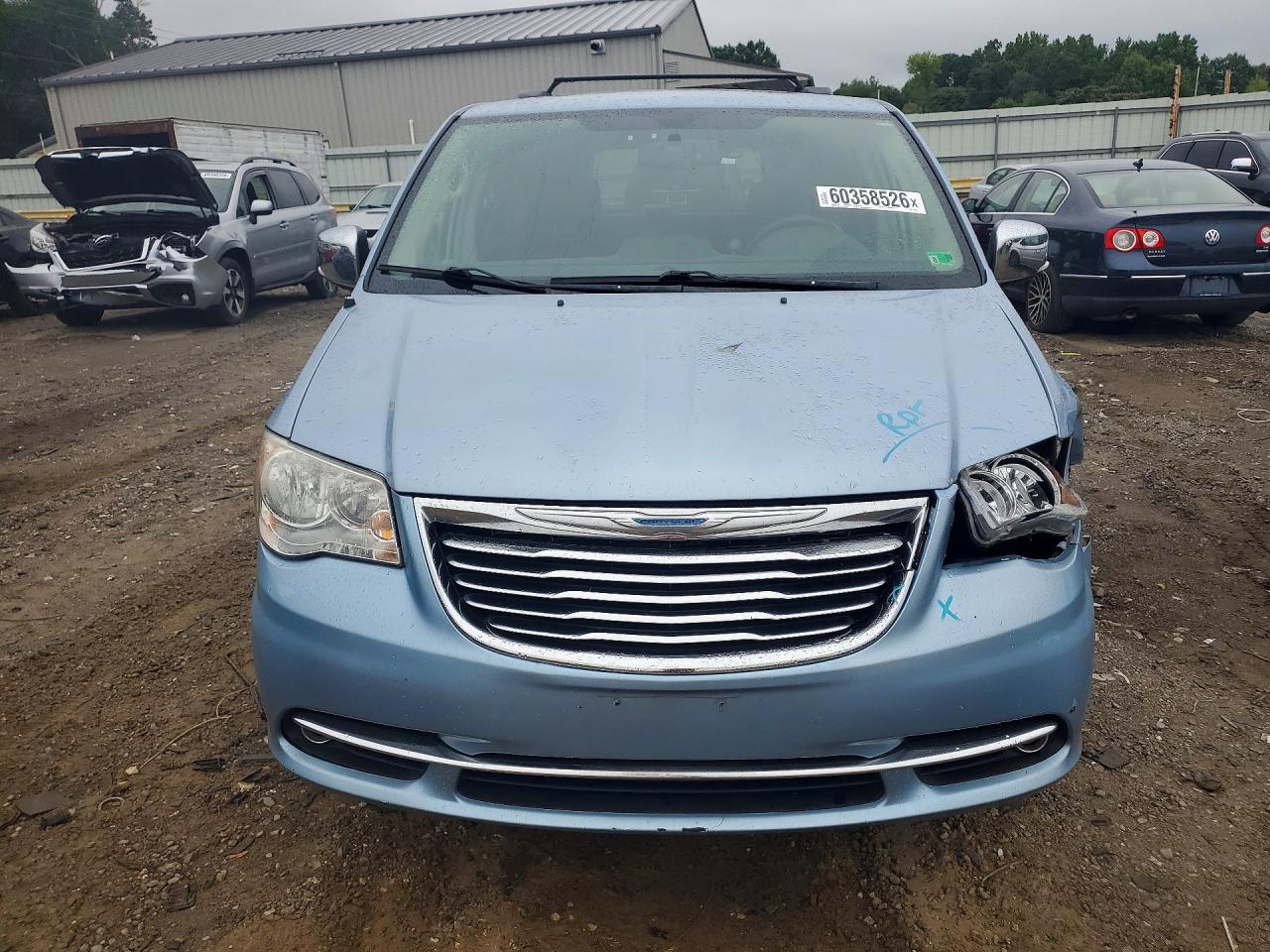 2016 CHRYSLER TOWN & COUNTRY TOURING L — снимка 5