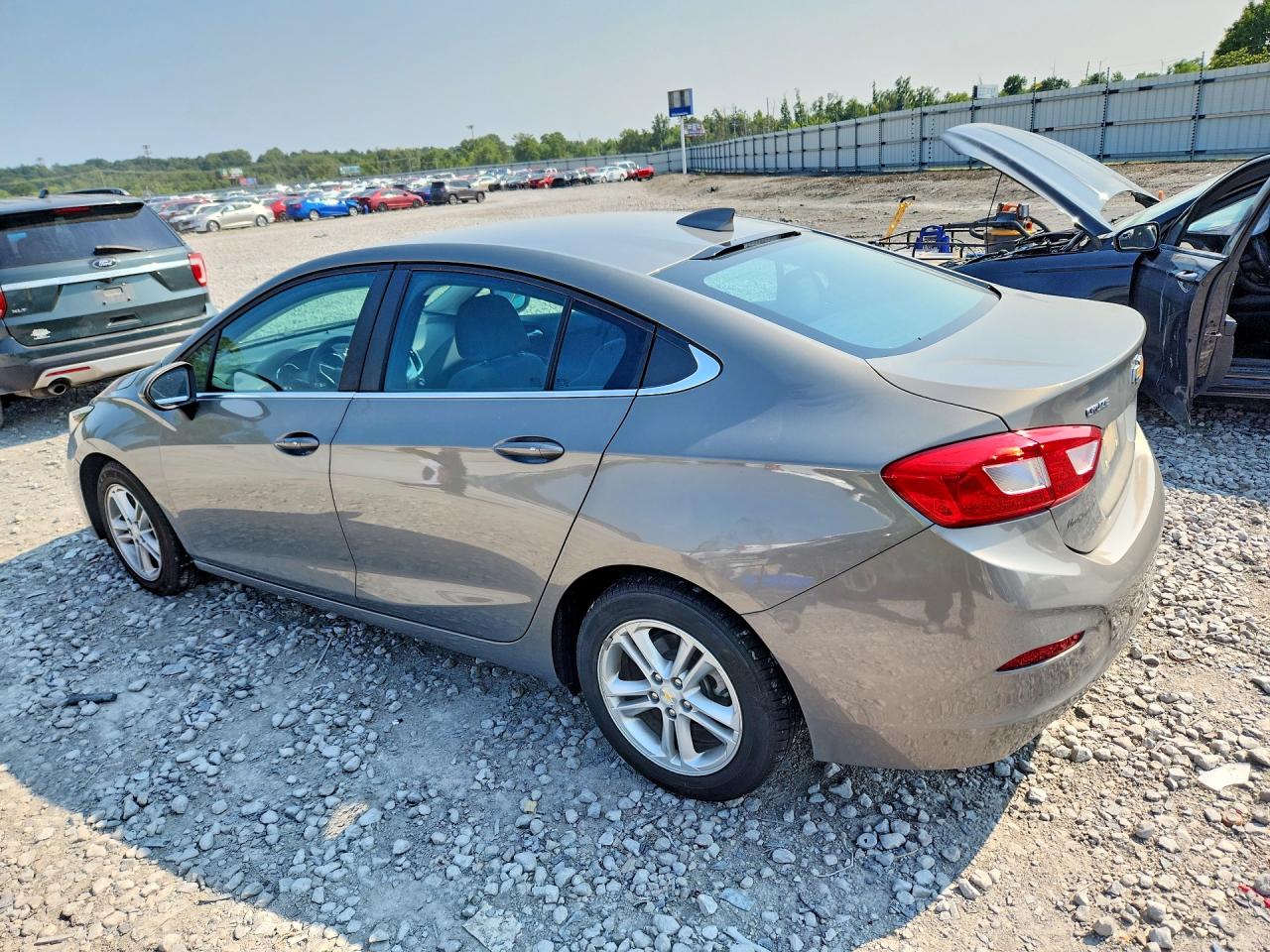 2017 CHEVROLET CRUZE LT — снимка 2