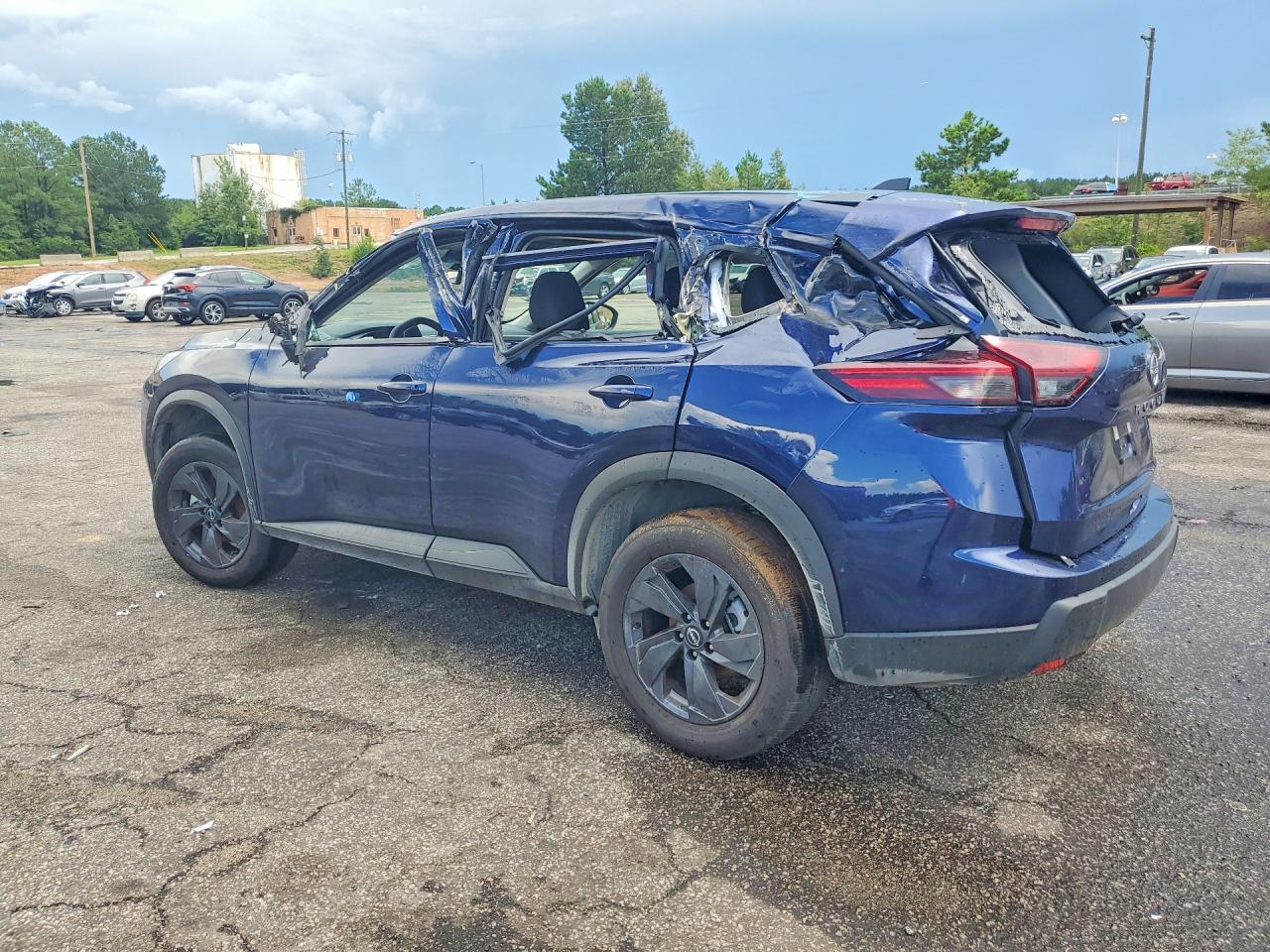2026 NISSAN ROGUE SV — снимка 2