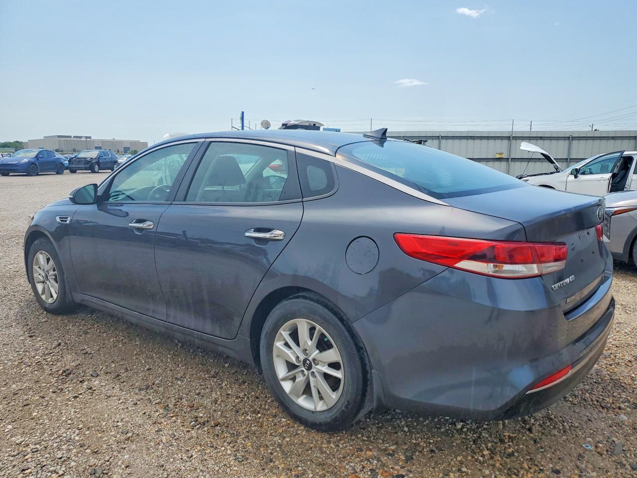 2017 KIA OPTIMA LX — снимка 2