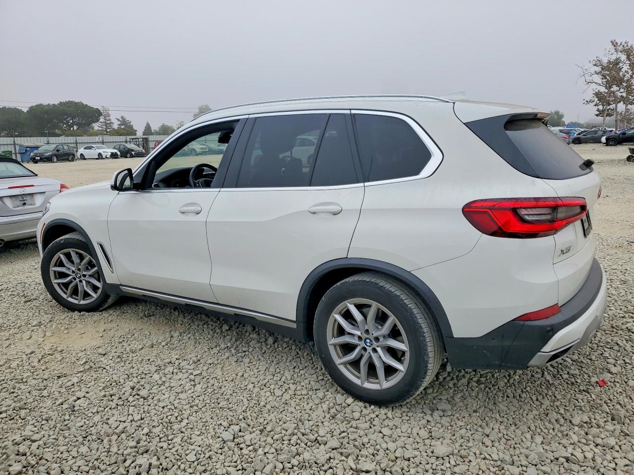 2020 BMW X5 SDRIVE 40I — снимка 2