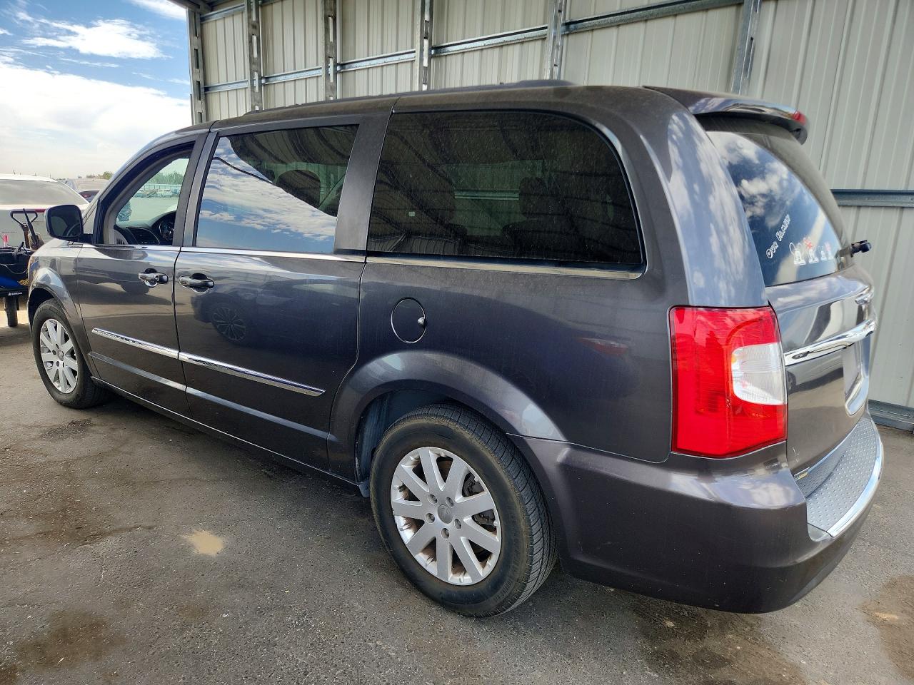 2016 CHRYSLER TOWN & COUNTRY TOURING — снимка 2