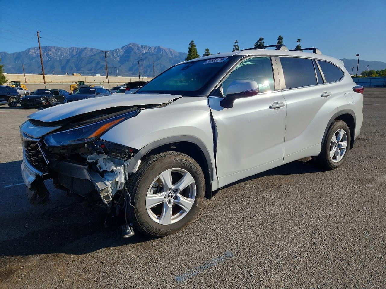 2024 TOYOTA HIGHLANDER LE