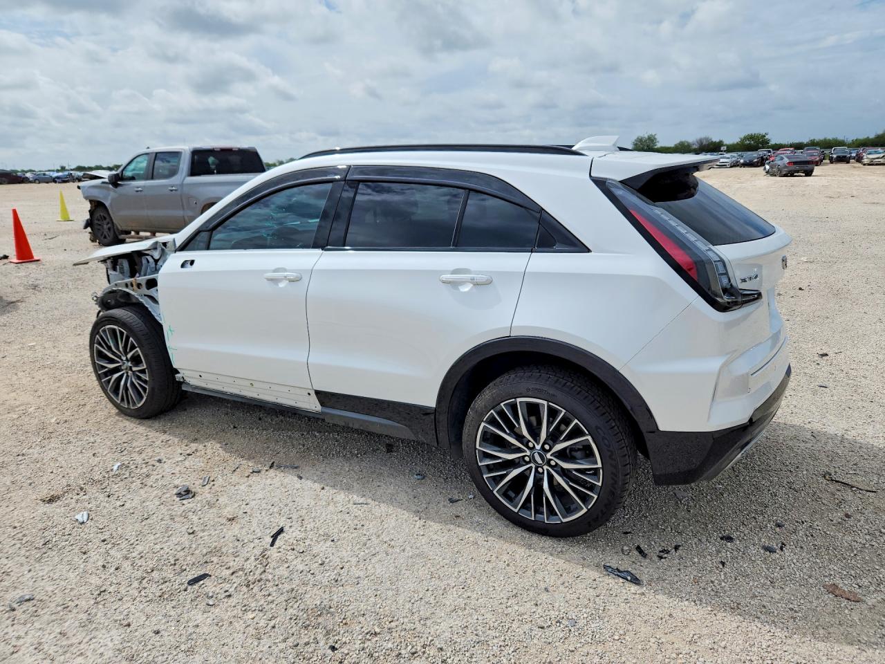 2024 CADILLAC XT4 SPORT — снимка 2