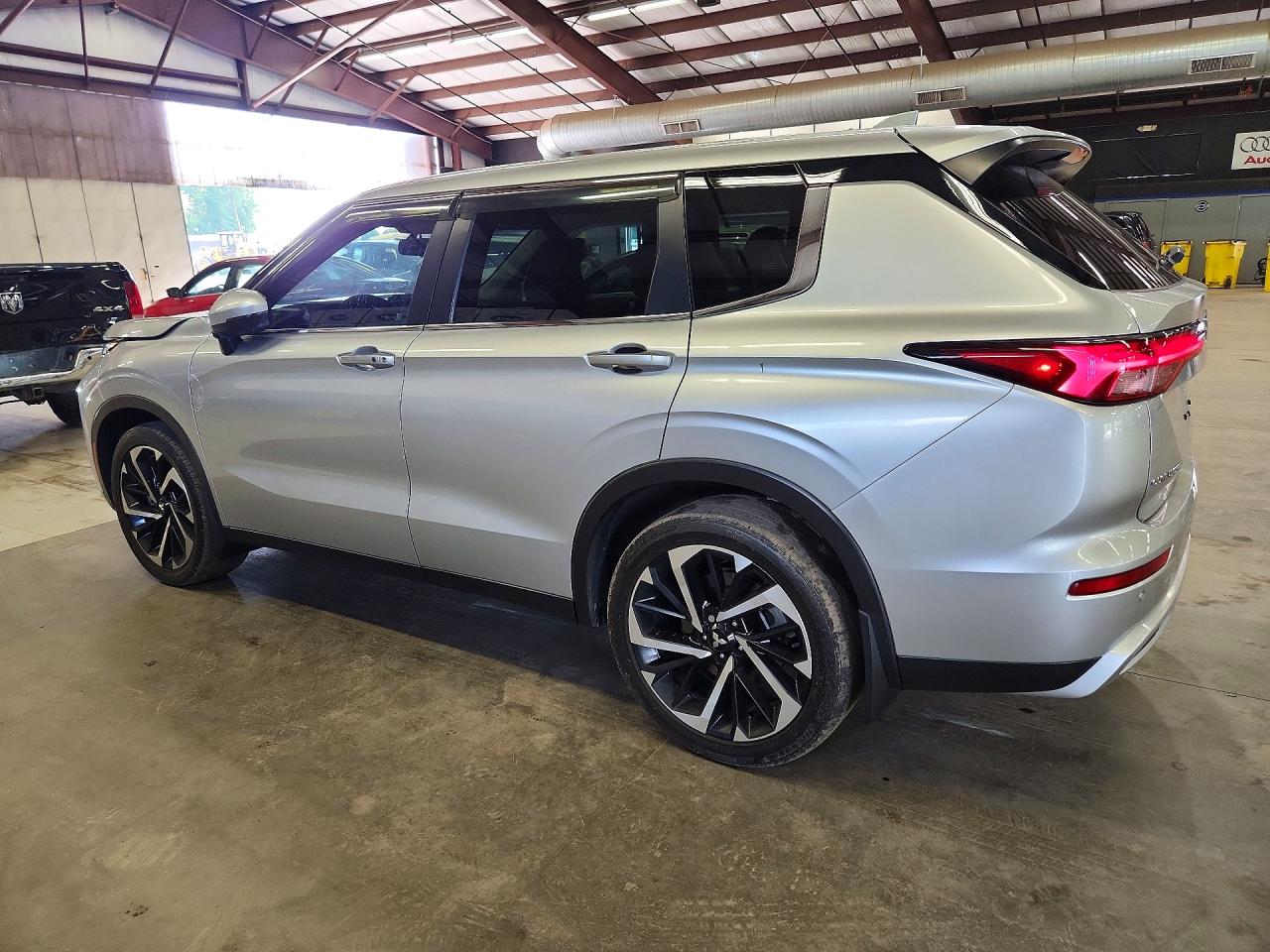 2023 MITSUBISHI OUTLANDER SE — снимка 2