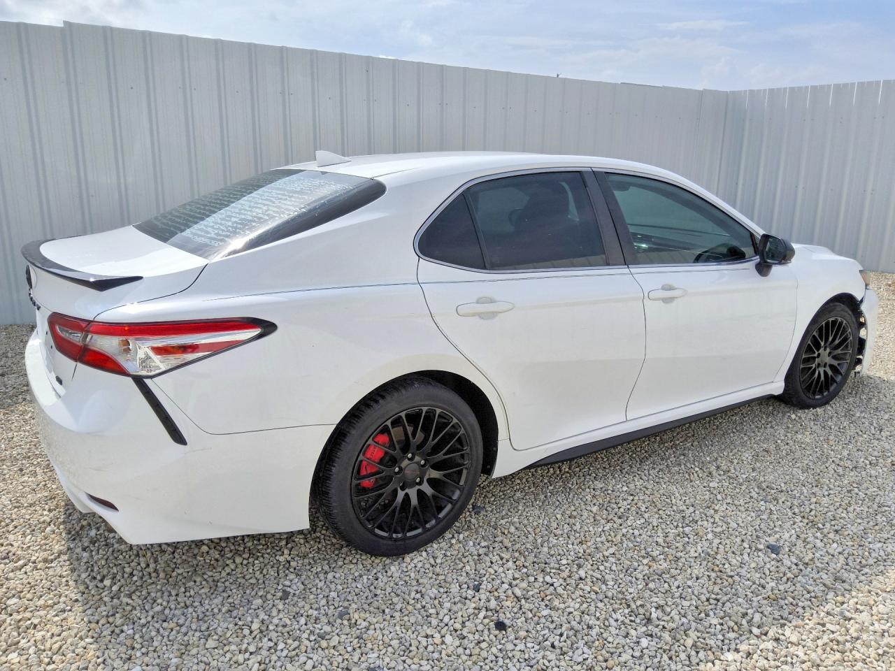 2020 TOYOTA CAMRY SE — снимка 3
