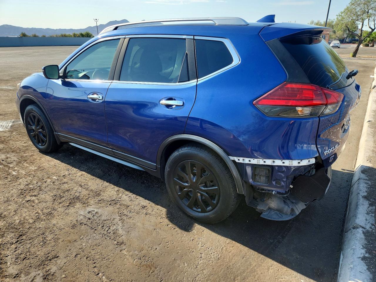 2017 NISSAN ROGUE S — снимка 2