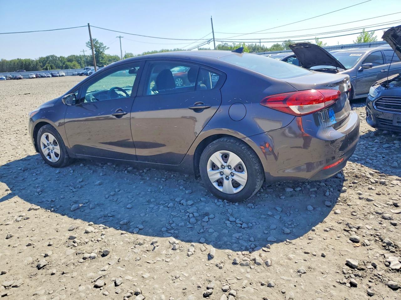 2017 KIA FORTE LX — снимка 2