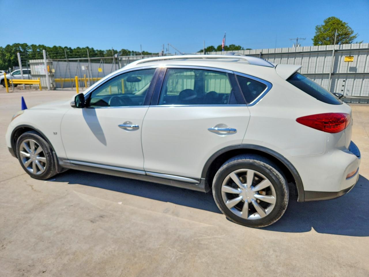 2017 INFINITI QX50 BASE — снимка 2