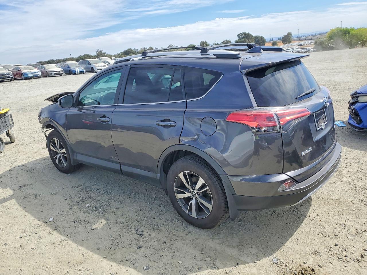 2016 TOYOTA RAV4 XLE — снимка 2