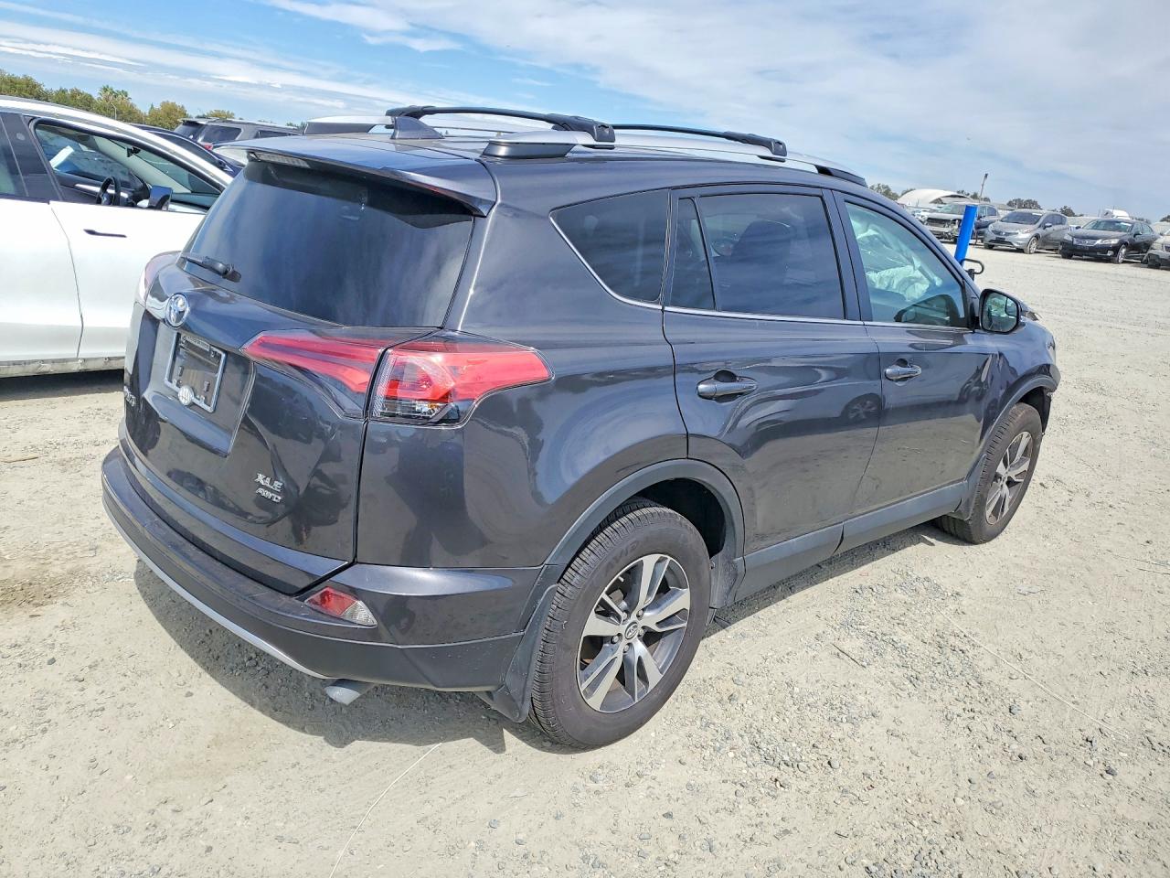 2016 TOYOTA RAV4 XLE — снимка 3