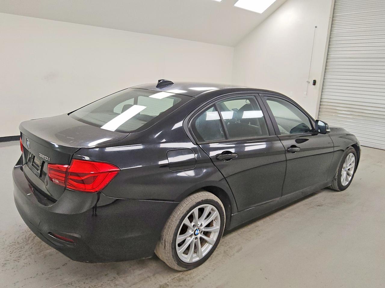 2017 BMW 320 I — снимка 3