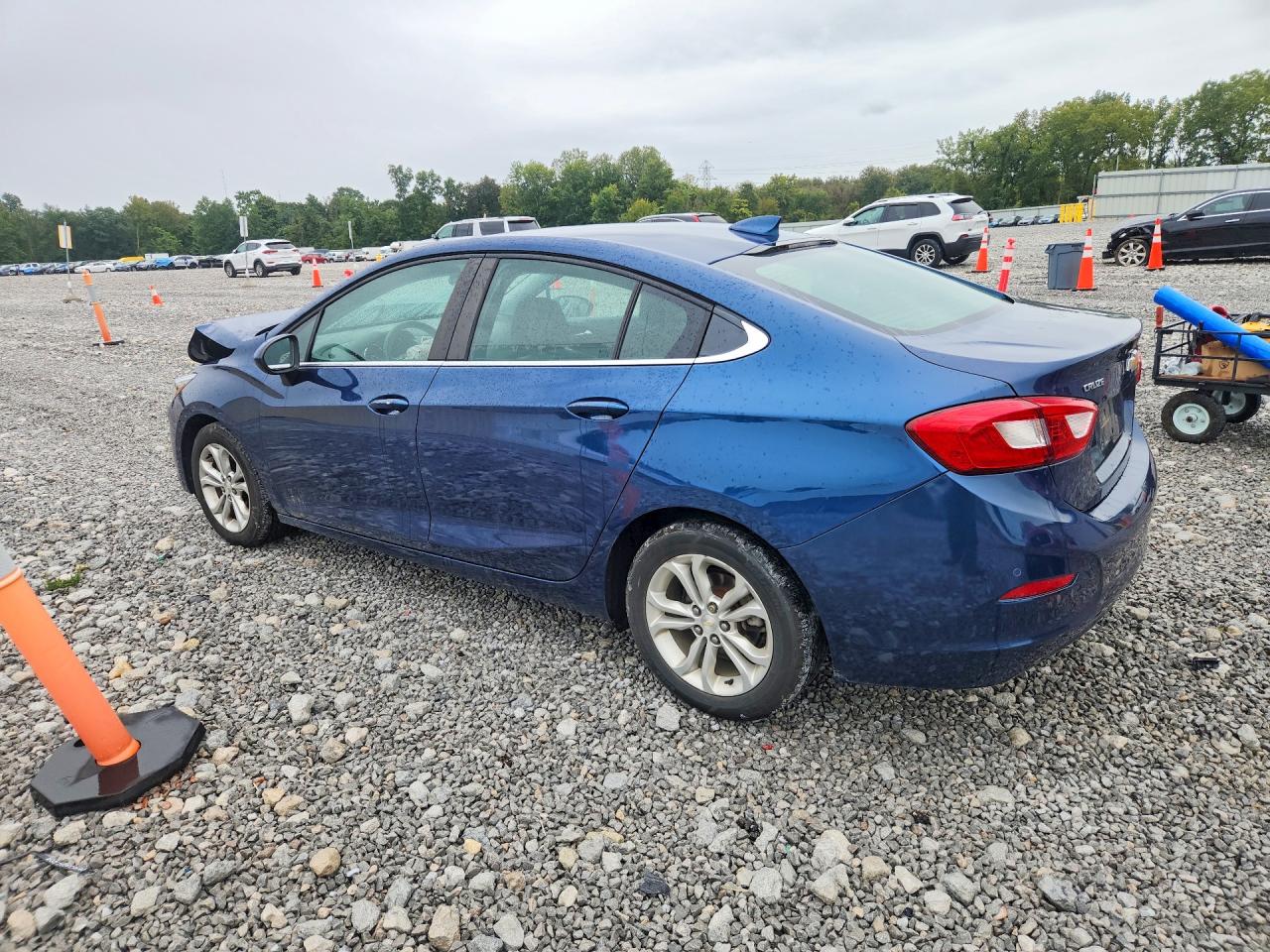 2019 CHEVROLET CRUZE LT — photo 2